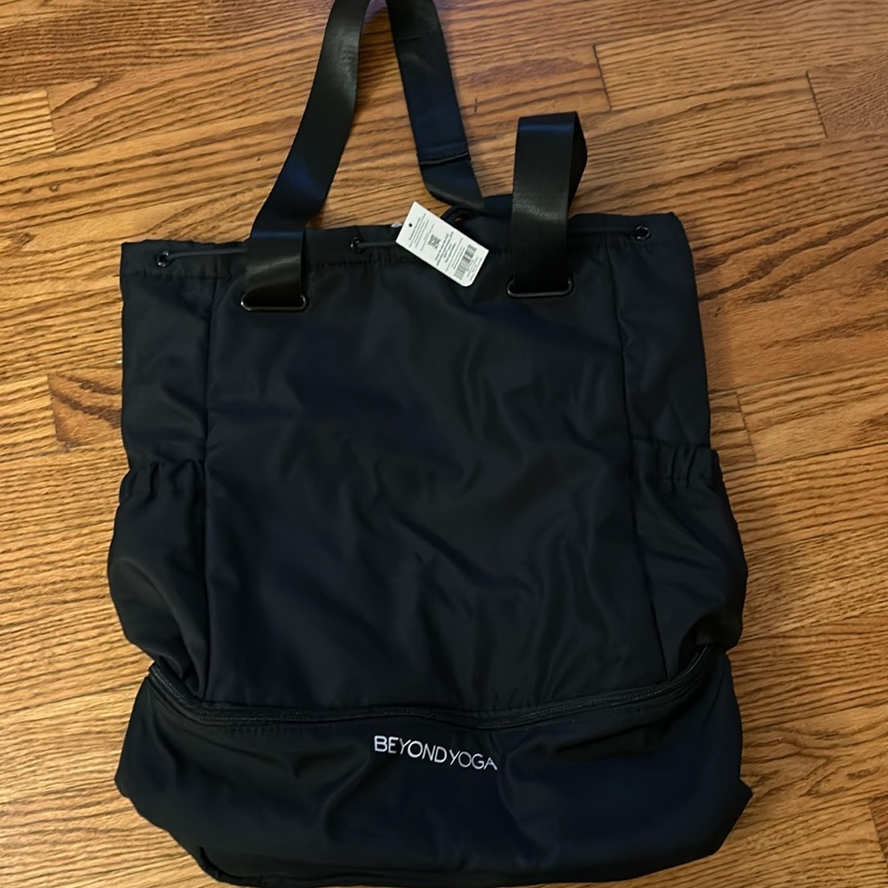 NWT Beyond Yoga Black Nylon Tote Gym Bag Convertible to a Backpack